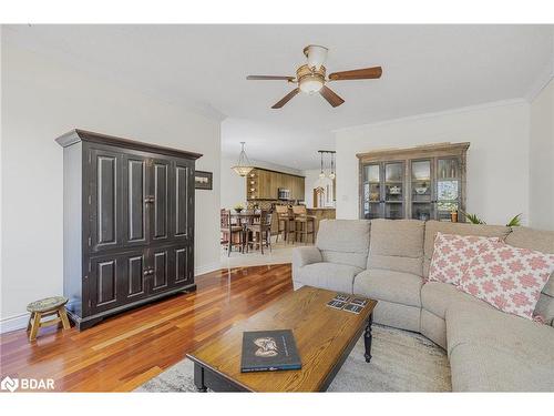 473 Haines Street, Beeton, ON - Indoor Photo Showing Living Room