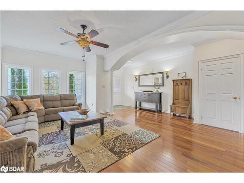 473 Haines Street, Beeton, ON - Indoor Photo Showing Living Room