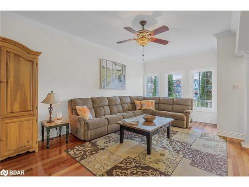 473 Haines Street, Beeton, ON - Indoor Photo Showing Living Room