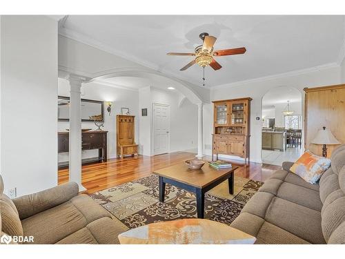 473 Haines Street, Beeton, ON - Indoor Photo Showing Living Room