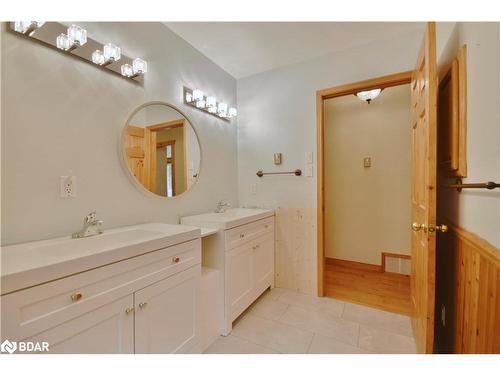 20 Coulter Lane, Bracebridge, ON - Indoor Photo Showing Bathroom