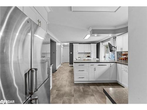 7941 10 Sideroad, Innisfil, ON - Indoor Photo Showing Kitchen