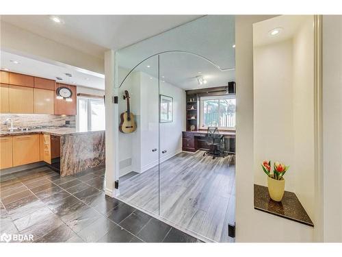 40 Mullen Drive, Vaughan, ON - Indoor Photo Showing Kitchen