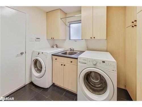 40 Mullen Drive, Vaughan, ON - Indoor Photo Showing Laundry Room