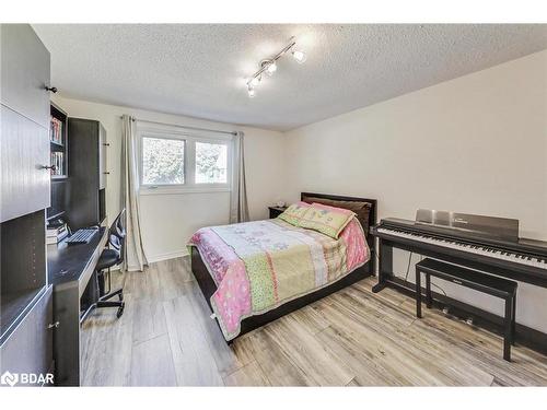 40 Mullen Drive, Vaughan, ON - Indoor Photo Showing Bedroom