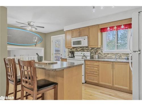 20 Jamieson Drive, Rosemont, ON - Indoor Photo Showing Kitchen With Double Sink