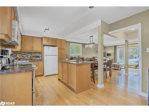 20 Jamieson Drive, Rosemont, ON - Indoor Photo Showing Kitchen With Double Sink