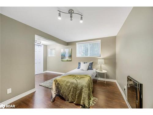 20 Jamieson Drive, Rosemont, ON - Indoor Photo Showing Bedroom