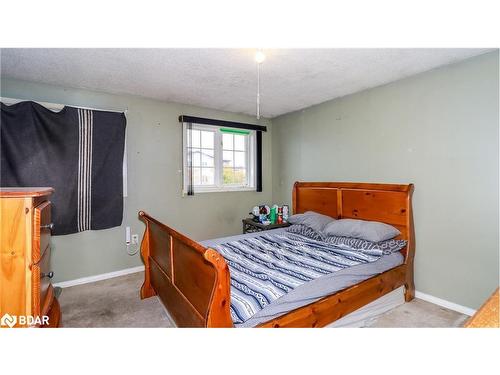 172 Sydenham Wells, Barrie, ON - Indoor Photo Showing Bedroom