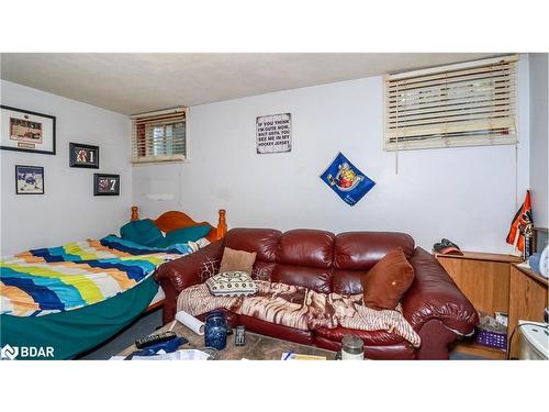 172 Sydenham Wells, Barrie, ON - Indoor Photo Showing Bedroom