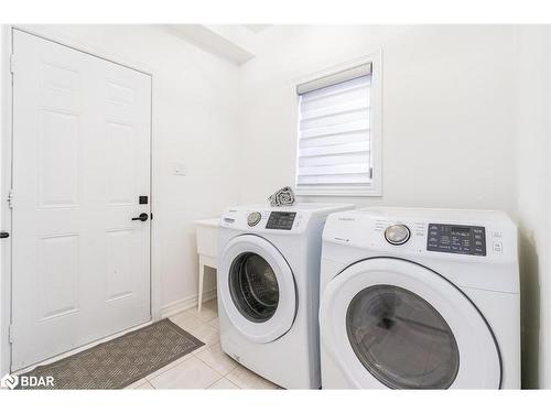 1386 Dallman Street, Innisfil, ON - Indoor Photo Showing Laundry Room