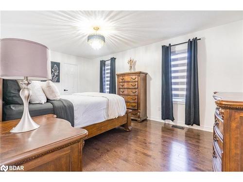 1386 Dallman Street, Innisfil, ON - Indoor Photo Showing Bedroom