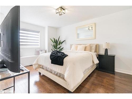 1386 Dallman Street, Innisfil, ON - Indoor Photo Showing Bedroom