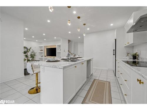 27 Carew Boulevard, Lindsay, ON - Indoor Photo Showing Kitchen With Double Sink