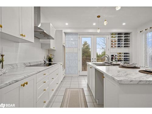 27 Carew Boulevard, Lindsay, ON - Indoor Photo Showing Kitchen With Double Sink With Upgraded Kitchen