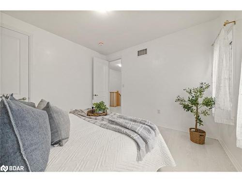 27 Carew Boulevard, Lindsay, ON - Indoor Photo Showing Bedroom