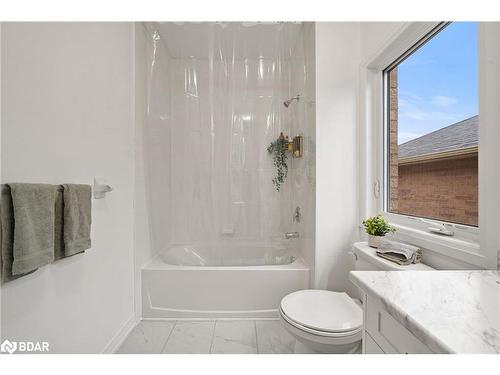 27 Carew Boulevard, Lindsay, ON - Indoor Photo Showing Bathroom