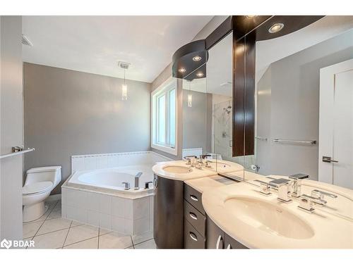 36 Glen Oak Court, Barrie, ON - Indoor Photo Showing Bathroom