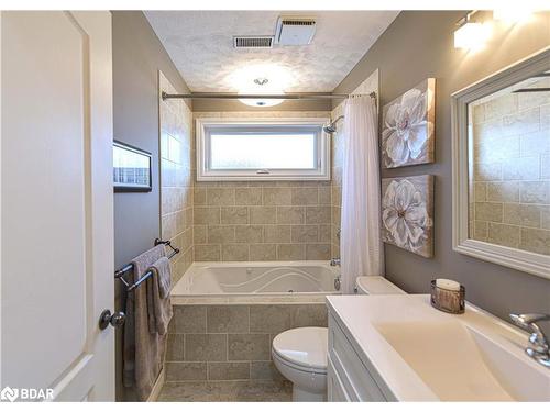 206-585 Atherley Road, Orillia, ON - Indoor Photo Showing Bathroom