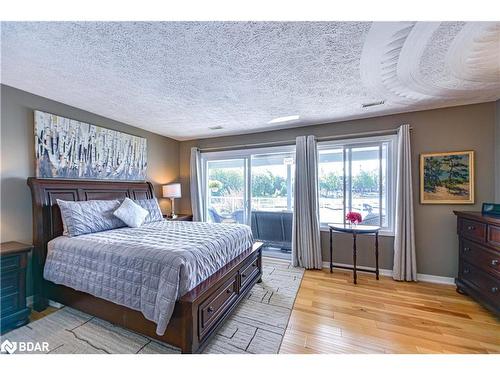 206-585 Atherley Road, Orillia, ON - Indoor Photo Showing Bedroom