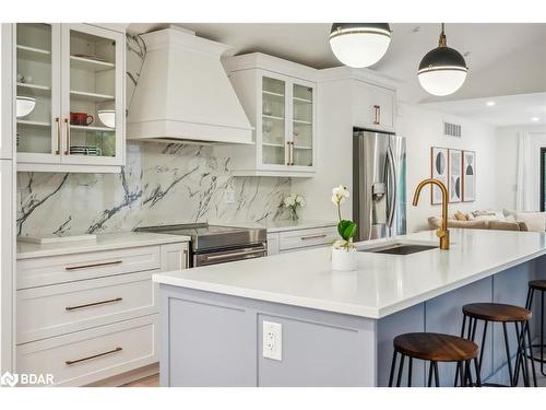 12 Centre Street, Cookstown, ON - Indoor Photo Showing Kitchen With Upgraded Kitchen