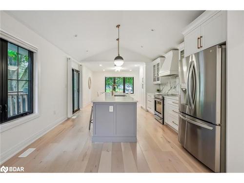 12 Centre Street, Cookstown, ON - Indoor Photo Showing Kitchen With Upgraded Kitchen