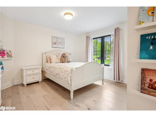 12 Centre Street, Cookstown, ON - Indoor Photo Showing Bedroom