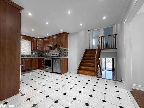 184 Vodden Street, Brampton, ON - Indoor Photo Showing Kitchen