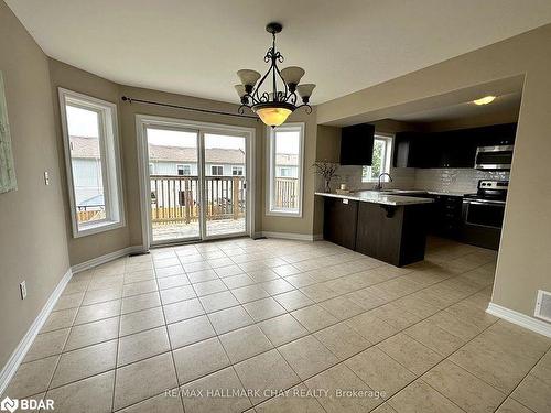 71 Pearl Drive, Orillia, ON - Indoor Photo Showing Kitchen