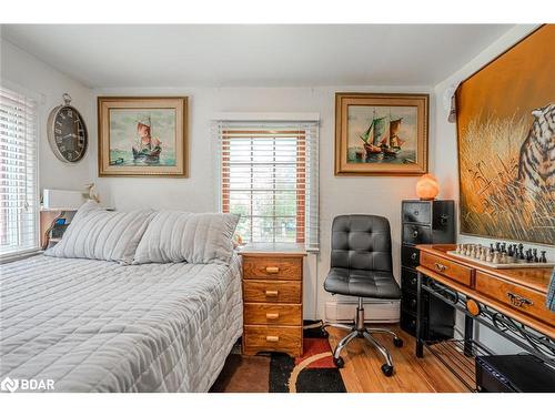 677 Reid Street, Innisfil, ON - Indoor Photo Showing Bedroom