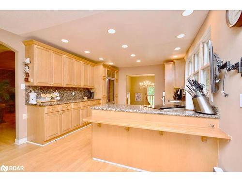 264 Salem Road, Barrie, ON - Indoor Photo Showing Kitchen