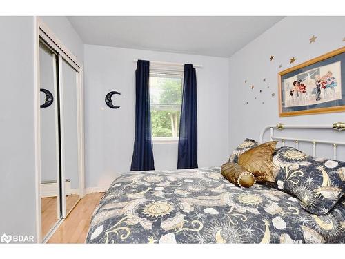 264 Salem Road, Barrie, ON - Indoor Photo Showing Bedroom