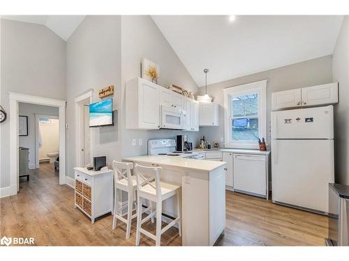 143-6 Farm View Lane (Unit #143), Cherry Valley, ON - Indoor Photo Showing Kitchen