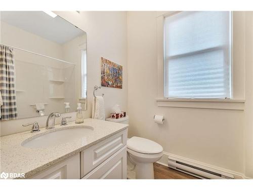 143-6 Farm View Lane (Unit #143), Cherry Valley, ON - Indoor Photo Showing Bathroom