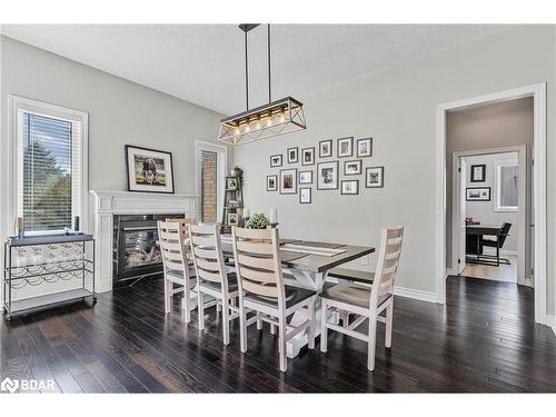 61 Collier Crescent, Angus, ON - Indoor Photo Showing Dining Room