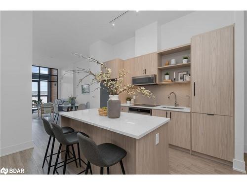 105-185 Dunlop Street E, Barrie, ON - Indoor Photo Showing Kitchen