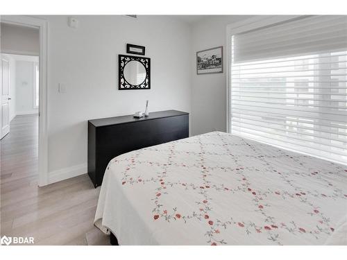 309-295 Cundles Road E, Barrie, ON - Indoor Photo Showing Bedroom