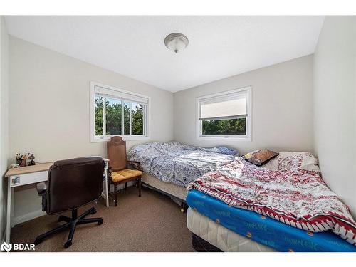 52-239 Ferndale Drive S, Barrie, ON - Indoor Photo Showing Bedroom