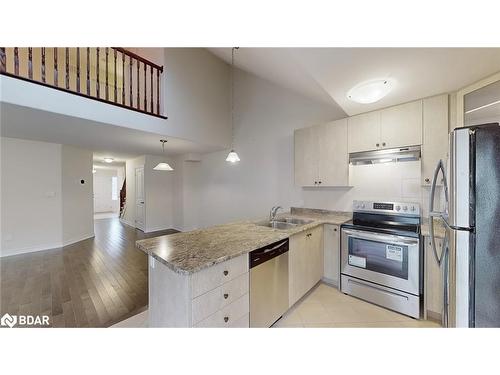 606 Haylock Gardens, Peterborough, ON - Indoor Photo Showing Kitchen With Double Sink