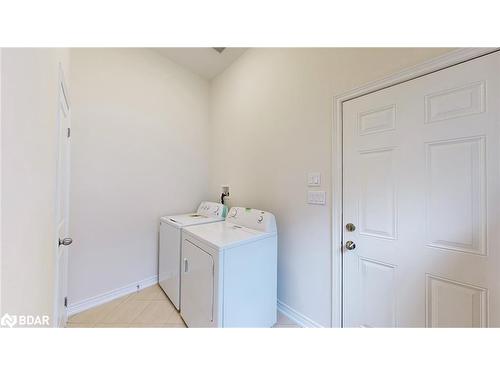 606 Haylock Gardens, Peterborough, ON - Indoor Photo Showing Laundry Room