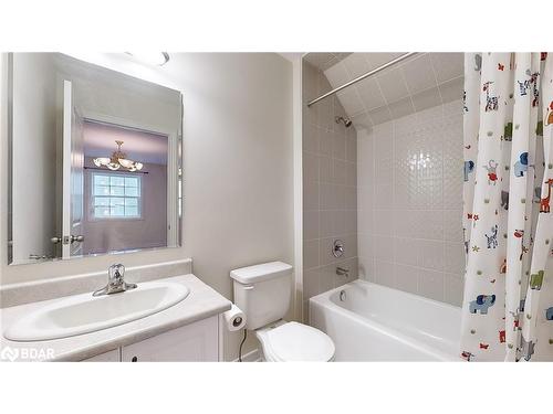 606 Haylock Gardens, Peterborough, ON - Indoor Photo Showing Bathroom