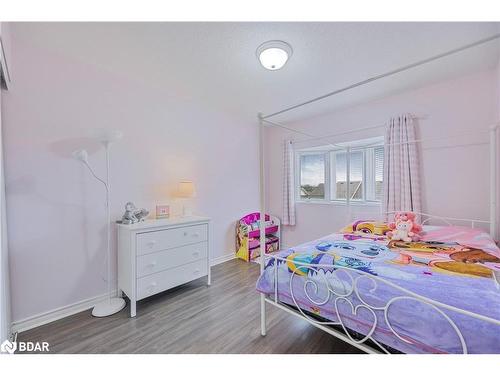 17 Gadwall Avenue, Barrie, ON - Indoor Photo Showing Bedroom