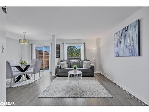 17 Gadwall Avenue, Barrie, ON - Indoor Photo Showing Living Room