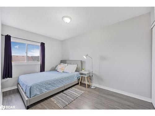 17 Gadwall Avenue, Barrie, ON - Indoor Photo Showing Bedroom