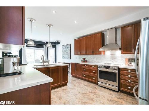 64 Westminster Circle, Barrie, ON - Indoor Photo Showing Kitchen With Double Sink With Upgraded Kitchen