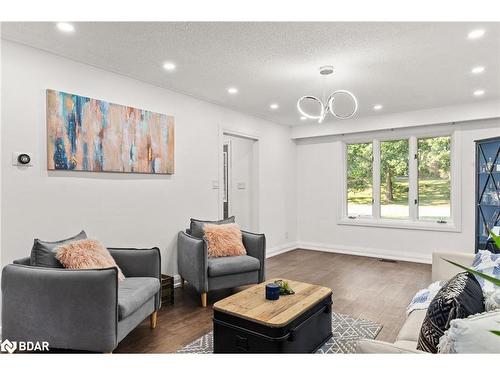 35 Pooles Road, Springwater, ON - Indoor Photo Showing Living Room