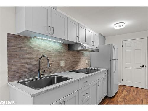 35 Pooles Road, Springwater, ON - Indoor Photo Showing Kitchen