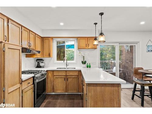 35 Pooles Road, Springwater, ON - Indoor Photo Showing Kitchen With Double Sink