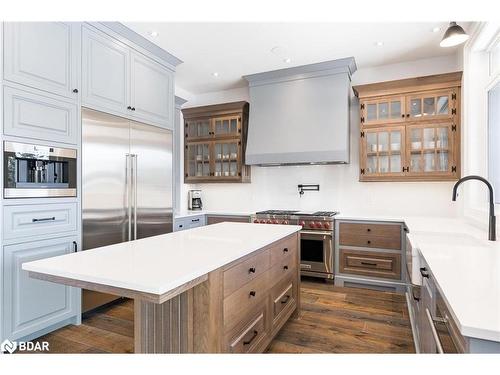 124 Farm Gate Road, The Blue Mountains, ON - Indoor Photo Showing Kitchen With Upgraded Kitchen