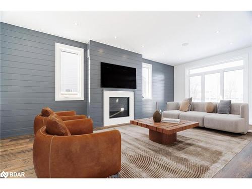 124 Farm Gate Road, The Blue Mountains, ON - Indoor Photo Showing Living Room With Fireplace